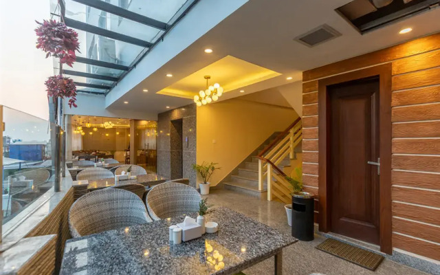Apex Business Hotel