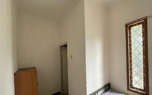 OYO 94325 Cibogo Guesthouse