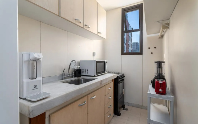 (902-A) Apartamento com Suíte no Coração Leblon