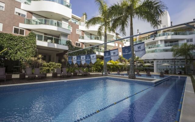 Fabulosa Cobertura com Jacuzzi - Condomínio com Piscina - Boulevard Bombinhas
