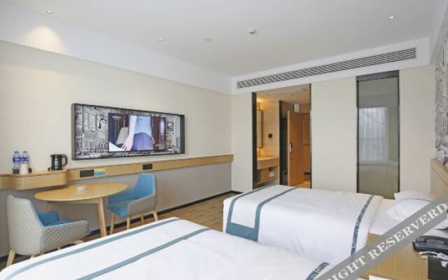 City convenient hotel (Xihua University Hongguang Avenue Store)