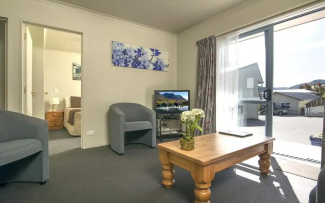 Aldan Lodge Motel