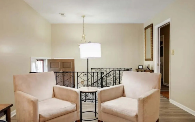 Monterey Drive Maison