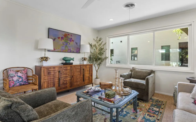 Chic Ocean Springs Vacation Rental Near Downtown!