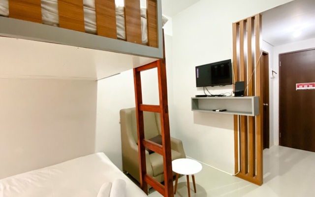 Minimalist And Homey Studio At Transpark Juanda Bekasi Timur Apartment – Guest Rooms – Bekasi