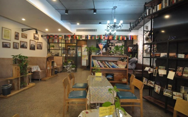 Qingdao Xiehou International Youth Hotel