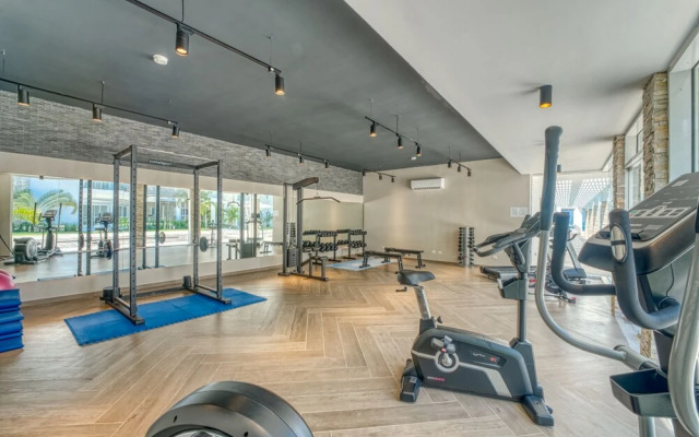 Unique Modern Condo with Beach Access