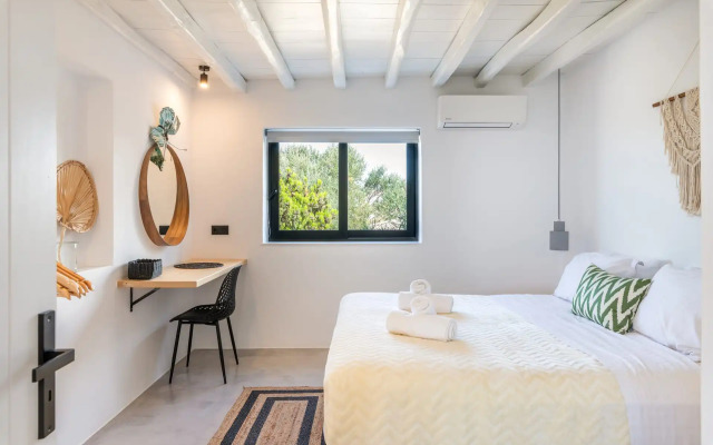 Yalos Mykonos 4 Bedroom Luxury Home Ornos