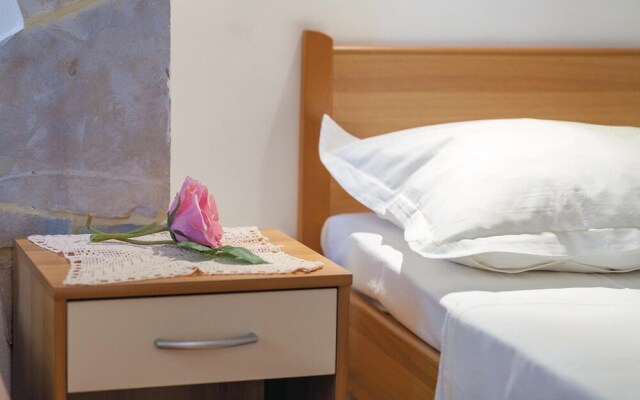 Nice Home in Ostrvica With Wifi and 5 Bedrooms