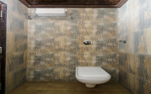 OYO 10650 Hotel Lotus Residency