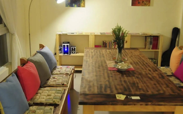 Leo House (Sunny After Rain)