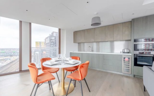 Luxurious 2BD Flat by the River Near Vauxhall