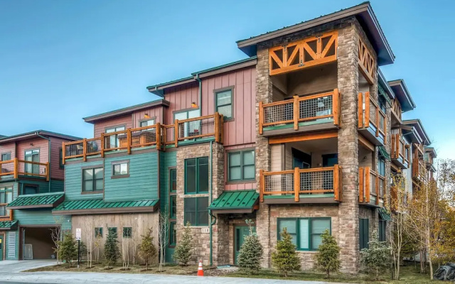 Sleek 3br, 3ba W/hot Tub, 3 Patios, Mountain Views 3 Bedroom Condo - фото 1