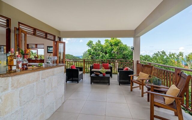 Kanowa , Fully Staffed With Panoramic Views 4 Bedroom Villa