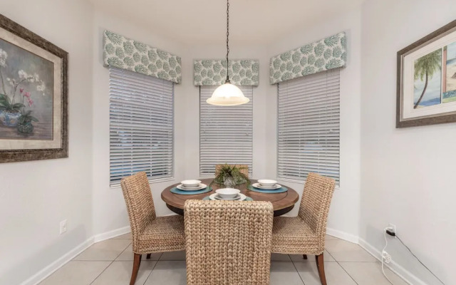 Spacious Home W/private Pool/spa & Free Waterpark!