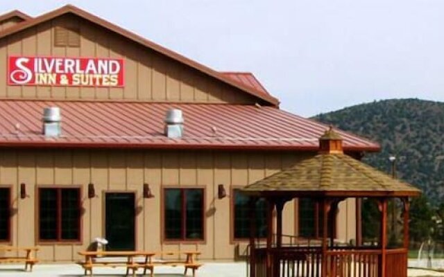 Silverland Inn and Suites
