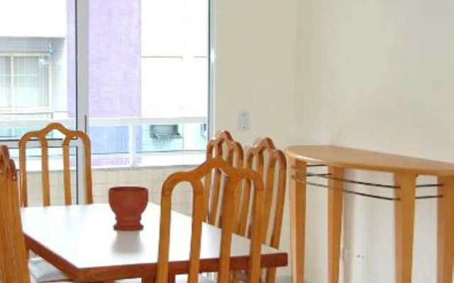 Apart Ubatuba c/ ar, churrasqueira, piscina