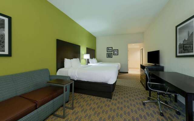 La Quinta Inn & Suites by Wyndham Columbus - Grove City