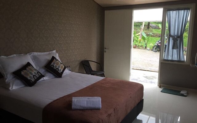 Bromo Camp House