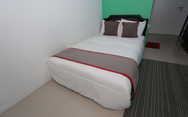 Collection O 93750 Luxury Rooms @ Urbantown Serpong