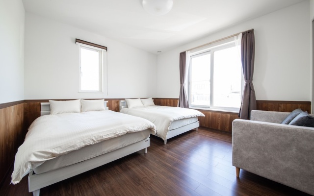 The Beehive Kamifurano – Guest Rooms – Kamifurano
