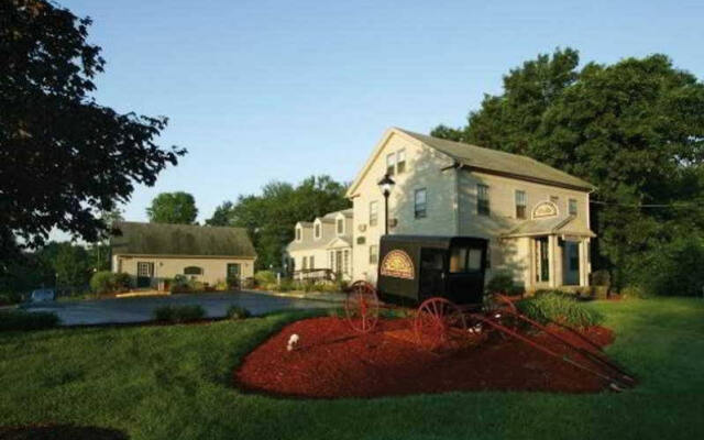 Centennial Inn Suites