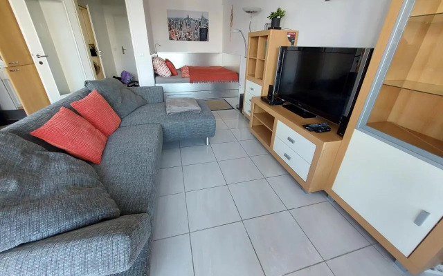 Mischek Tower Apartment with private terrace next to UNO
