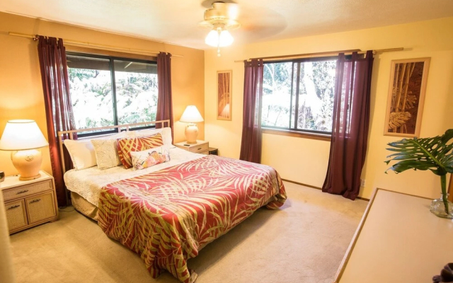 Hale Mauna Loa Upper 3 Bedroom Home - Cottages_and_Houses in Volcano - Photo 2