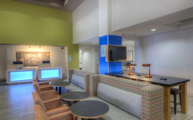 Holiday Inn Express & Suites Tempe by IHG