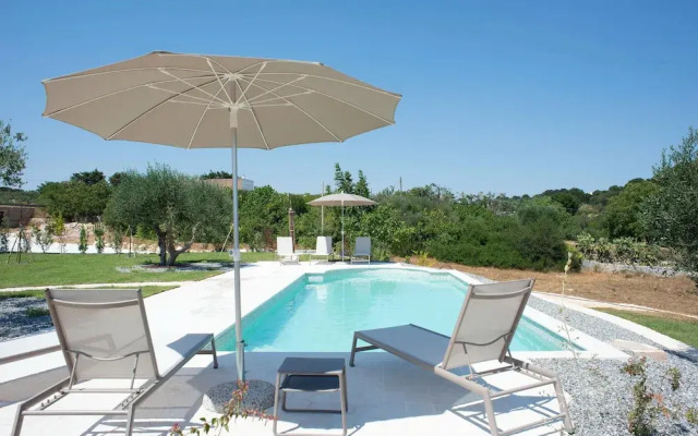 Idyllic Home With Pool Near Cisternino