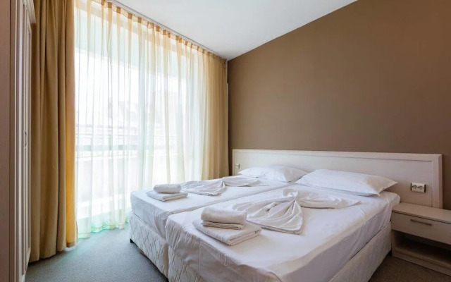 One Bedroom Apartment with Balcony in Avalon Complex