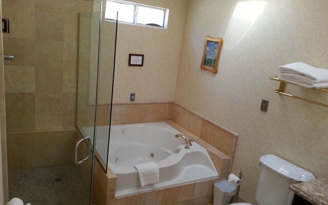 Vendange Carmel Inn & Suites