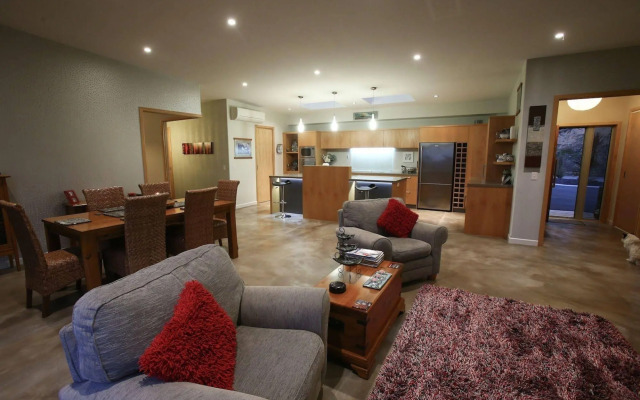 Redvale Ridge B&B