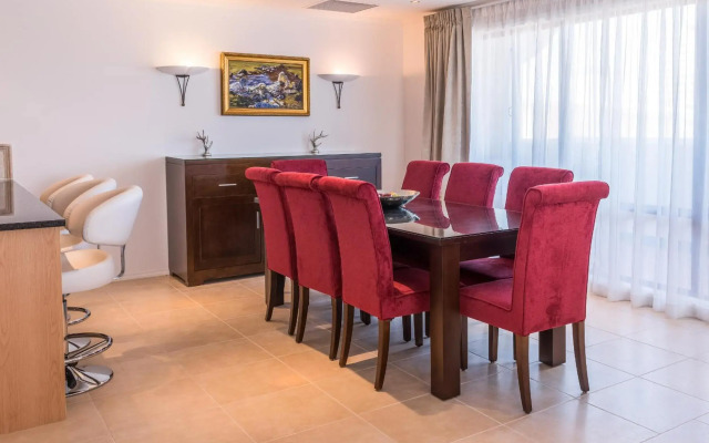 Fino Hotel and Suites