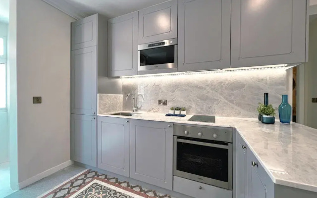 Self Check-in 1BR Refurbished Apartment