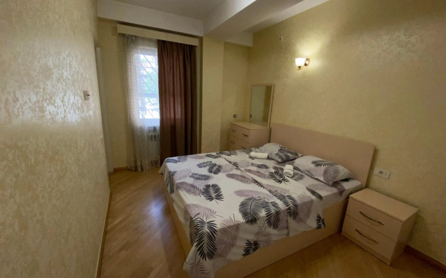 Comfortable apartment in center