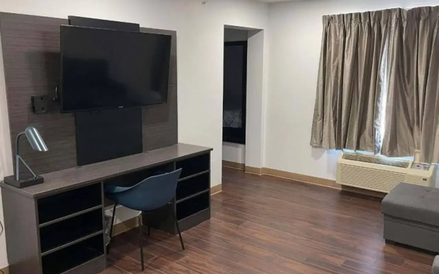 Studio 6 Peoria, IL