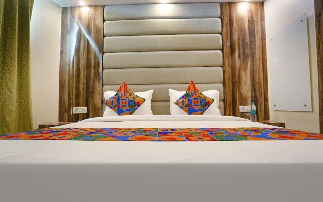 Fabexpress Kapashera Residency