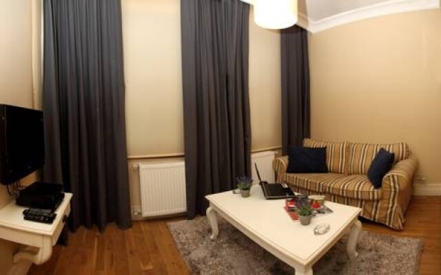 Nevv Apartment