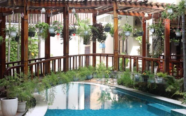 Long Life Riverside Hotel & Spa