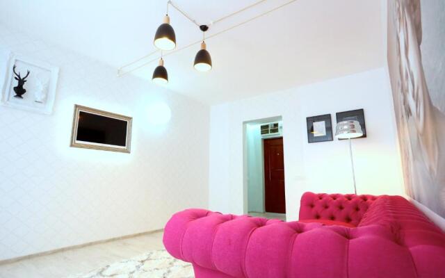 SOHO Apartment near CERONAV