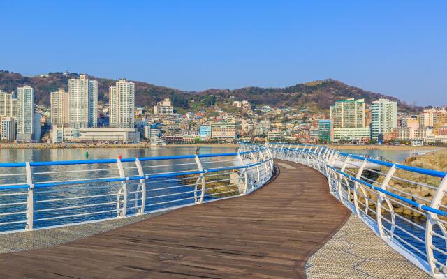 Busan Janglim Blue Moon Hotel