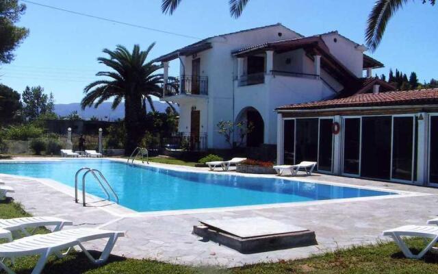 Loula Apartments