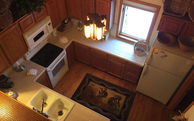 Ridgepoint Townhomes by East West Hospitality