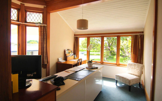 Broadway Lodge Motel