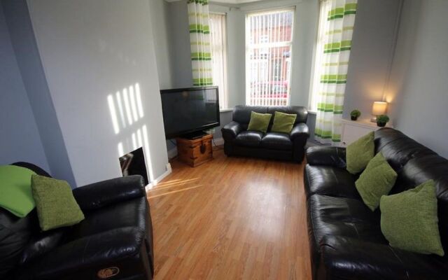 Ravenhill Townhouse city centre access