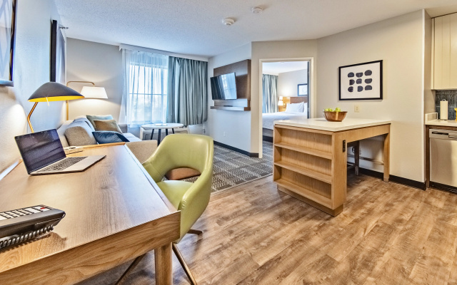 Staybridge Suites Cedar Rapids North by IHG
