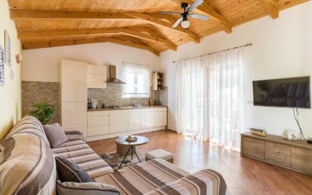 beautiful bay house Duga