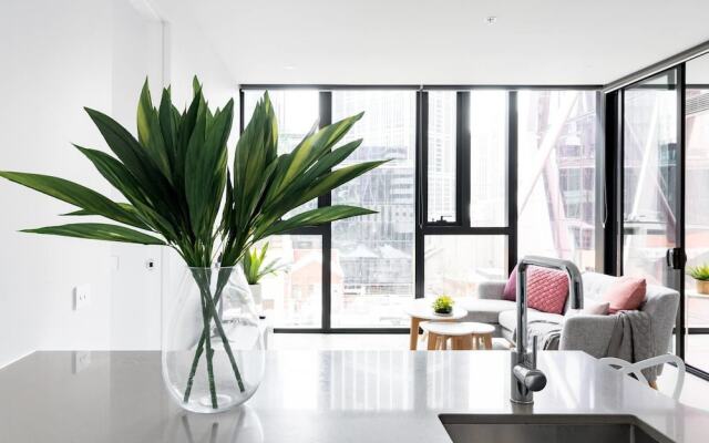 Skyline View High Rise Condo