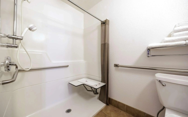 Motel 6 Canby, OR